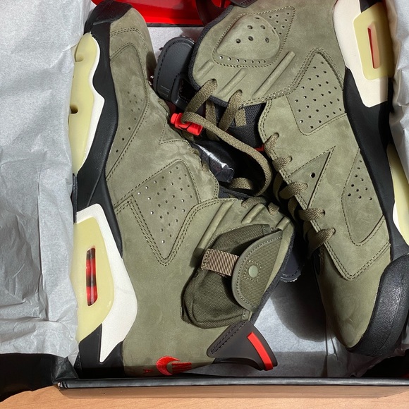 Jordan Retro 6 Travis Scott - Picture 8 of 14